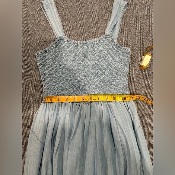 Nic + Zoe Sarah Smocked Chambray Sundress | size: XS | Color: Mid Wash - Picture 6 of 8